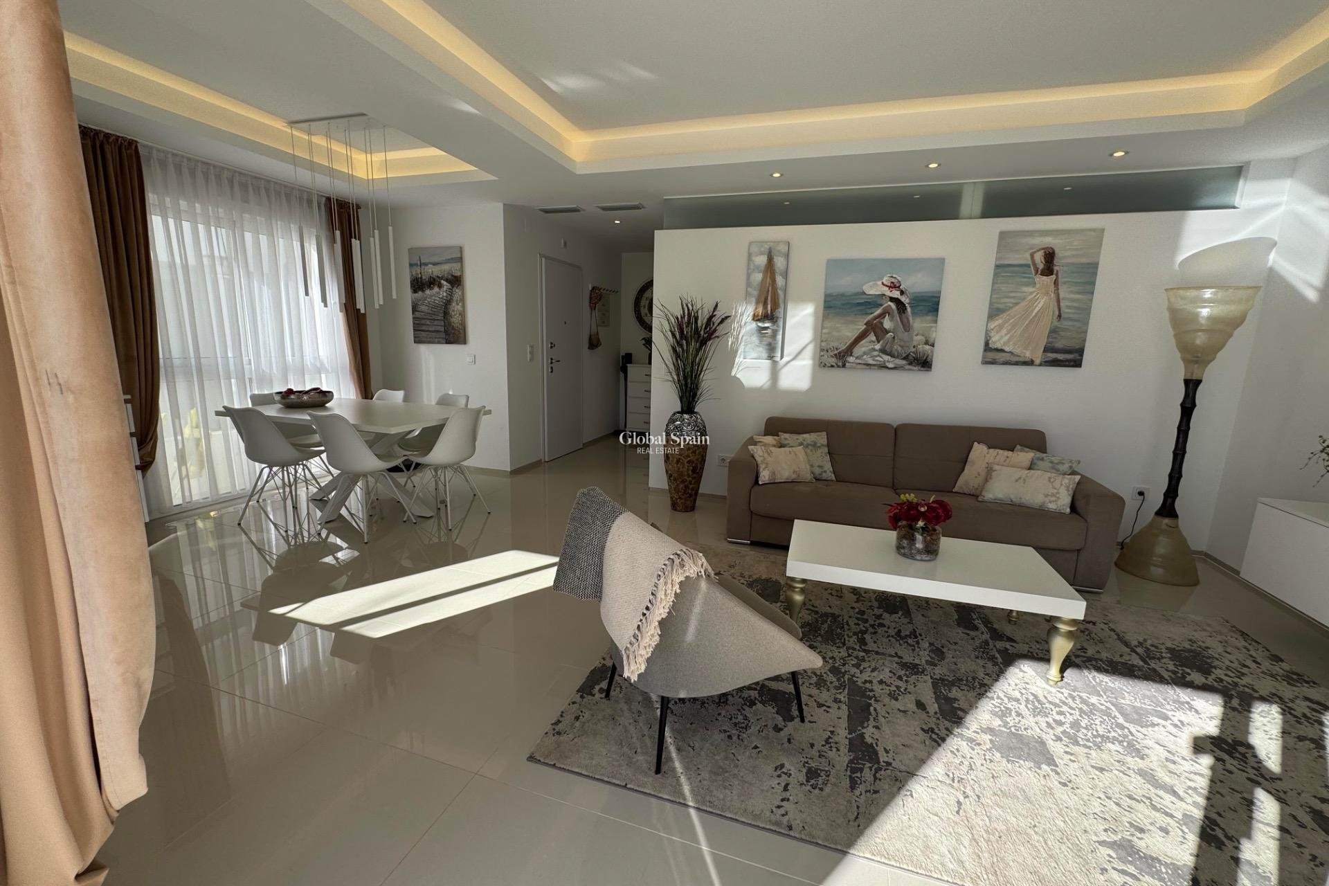Revente - APPARTEMENT -
ROJALES - Cuidad Quesada