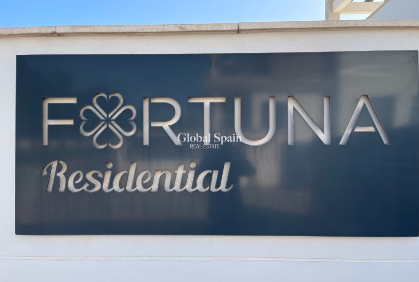 Revente - APPARTEMENT -
ROJALES - Inland