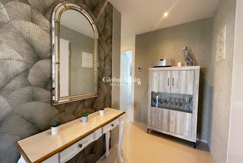 Revente - APPARTEMENT -
ROJALES - Inland