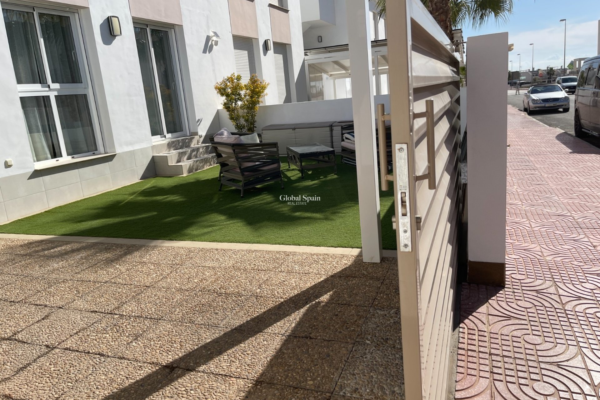 Revente - APPARTEMENT -
ROJALES - Inland