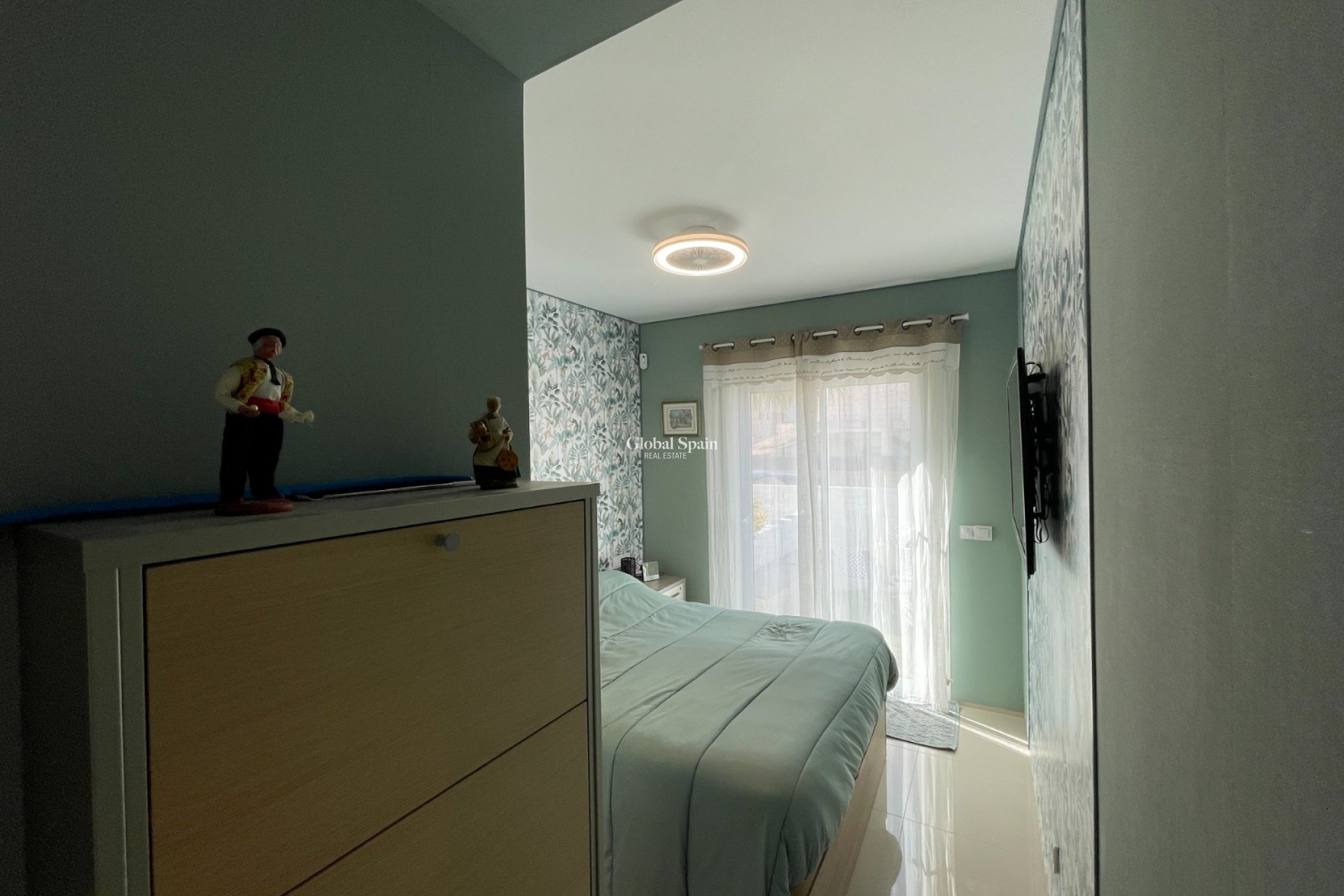Revente - APPARTEMENT -
ROJALES - Inland