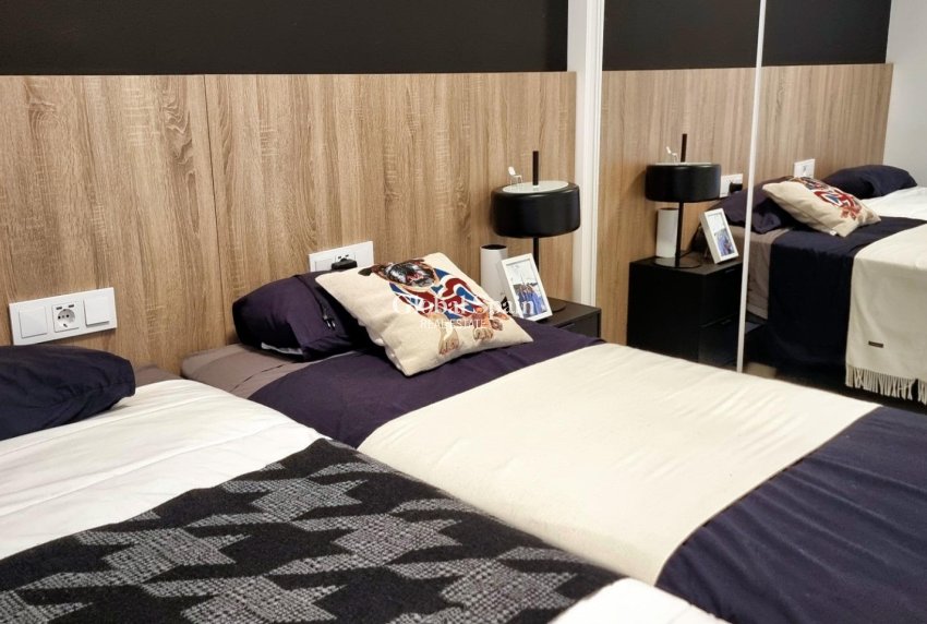Revente - APPARTEMENT -
ROJALES - Inland