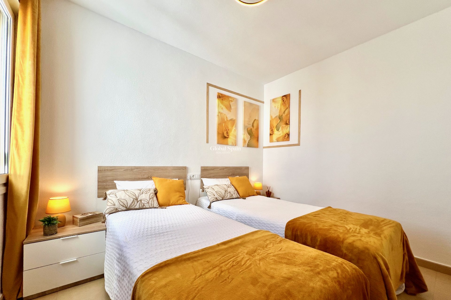 Revente - APPARTEMENT -
ROLDÁN - Inland