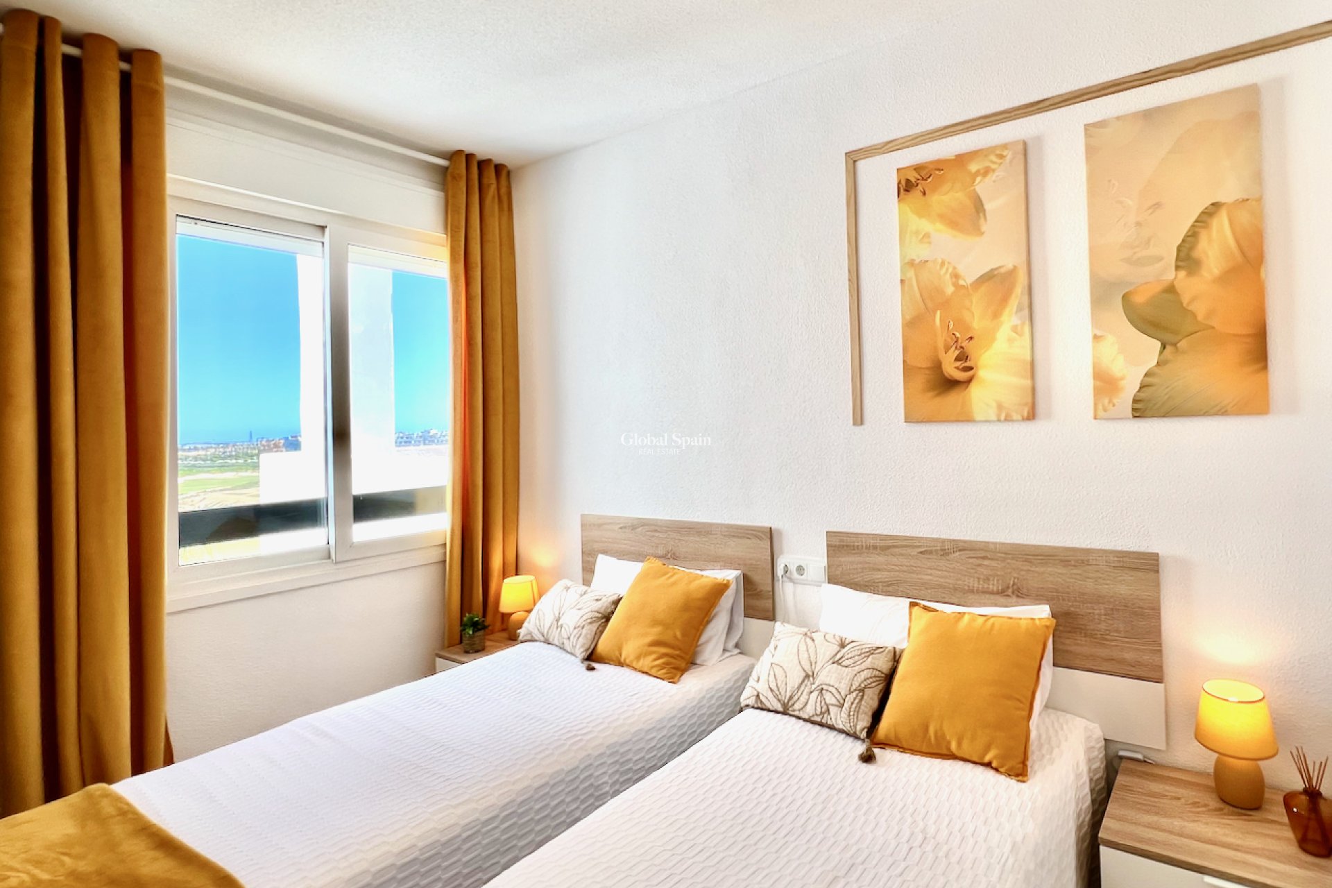 Revente - APPARTEMENT -
ROLDÁN - Inland