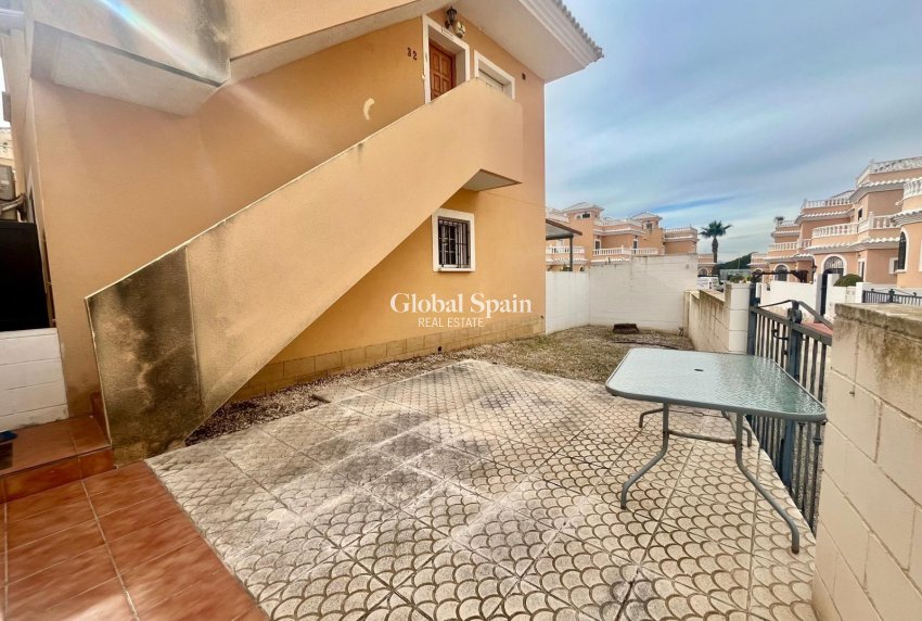 Revente - APPARTEMENT -
SAN FULGENCIO - LA MARINA