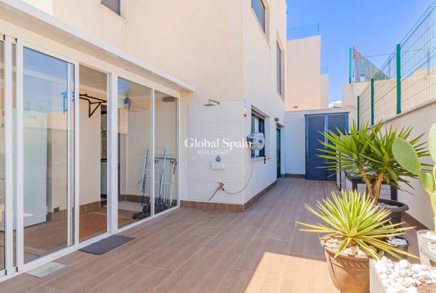 Revente - APPARTEMENT -
SAN MIGUEL DE SALINAS - Bellavista