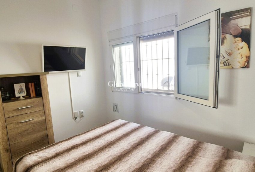 Revente - APPARTEMENT -
SAN MIGUEL DE SALINAS - Costa Blanca