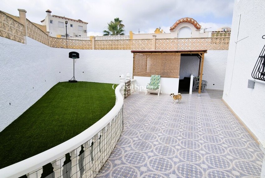 Revente - APPARTEMENT -
SAN MIGUEL DE SALINAS - Costa Blanca