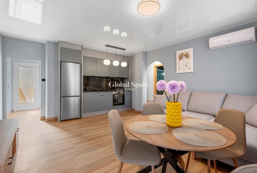 Revente - APPARTEMENT -
SAN MIGUEL DE SALINAS - Inland