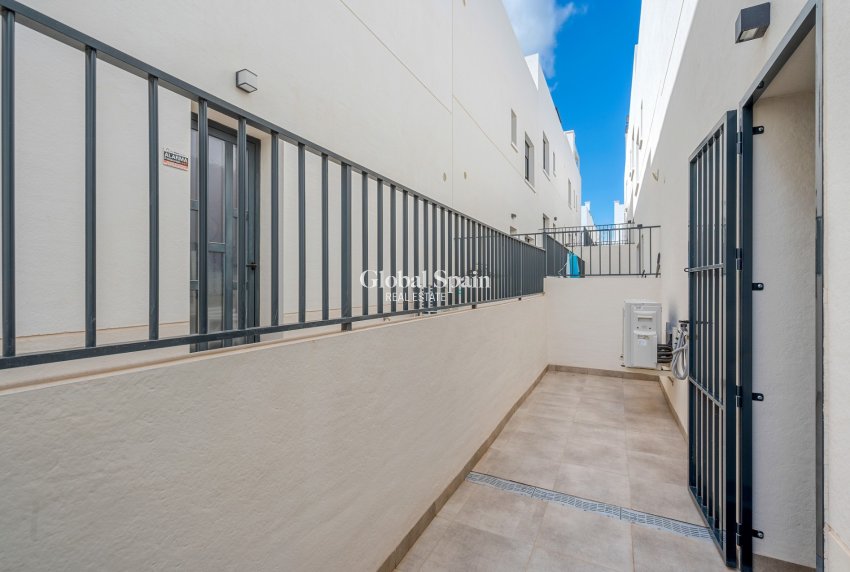 Revente - APPARTEMENT -
SAN MIGUEL DE SALINAS - Inland