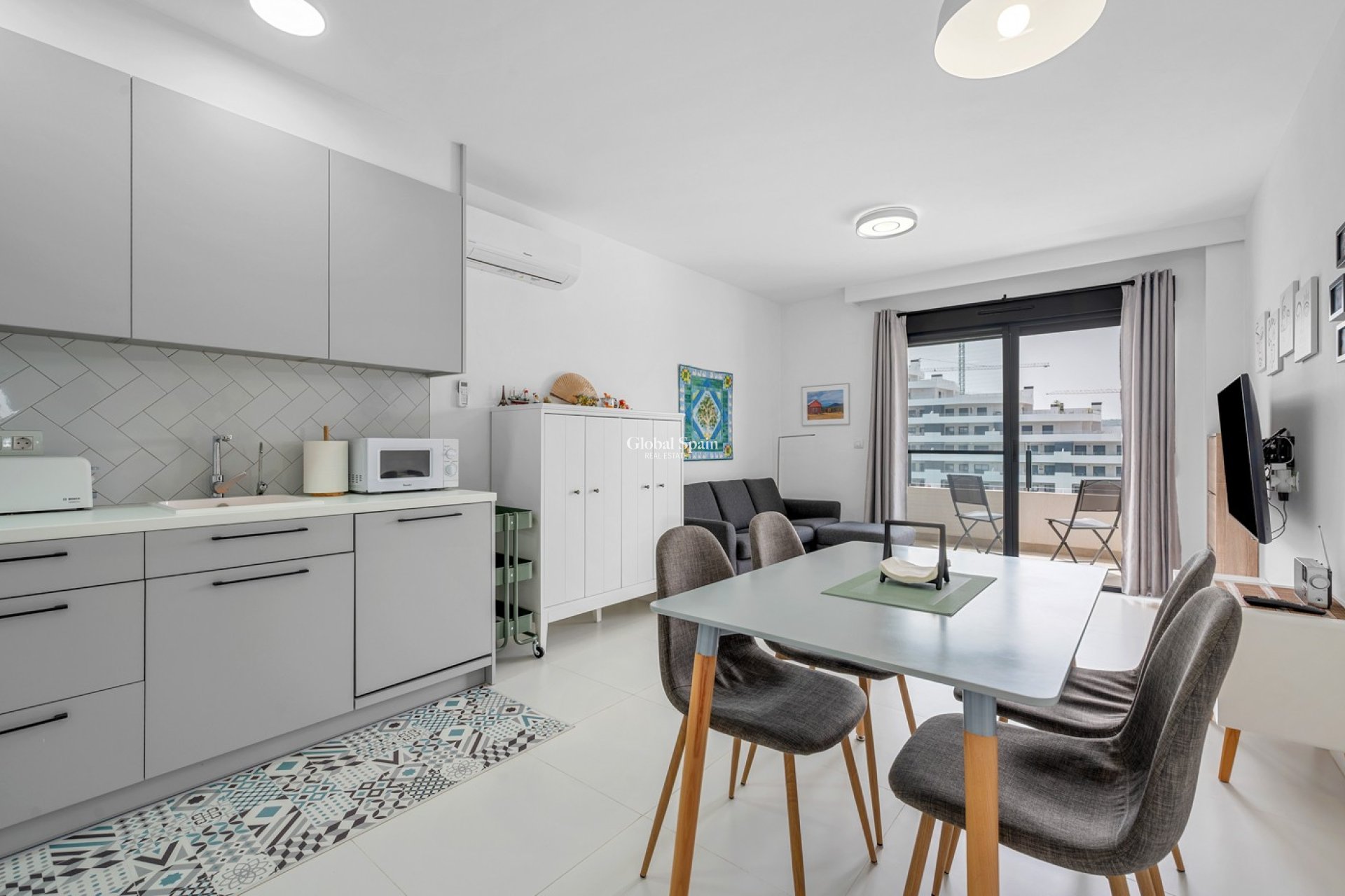 Revente - APPARTEMENT -
SAN MIGUEL DE SALINAS - Inland