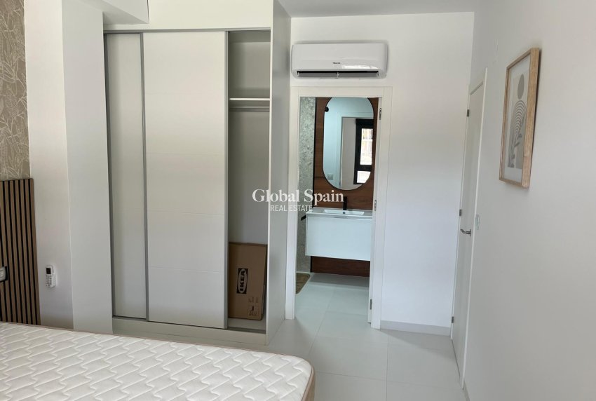 Revente - APPARTEMENT -
SAN MIGUEL DE SALINAS - Inland