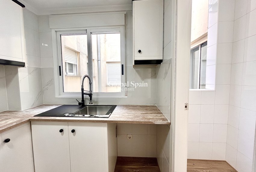 Revente - APPARTEMENT -
SAN MIGUEL DE SALINAS - Inland