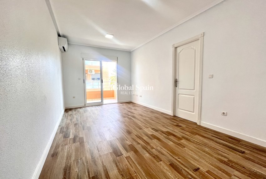 Revente - APPARTEMENT -
SAN MIGUEL DE SALINAS - Inland