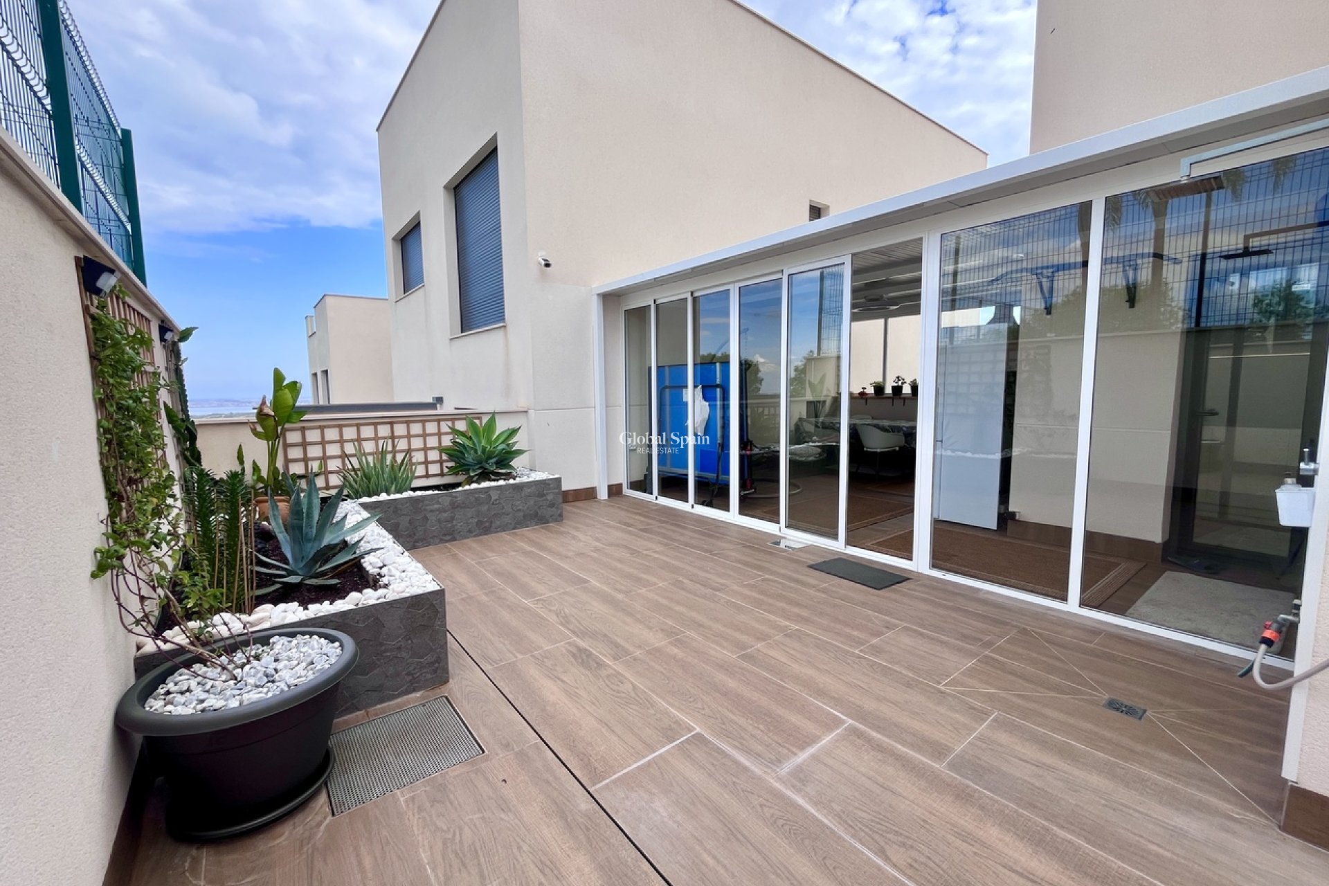 Revente - APPARTEMENT -
SAN MIGUEL DE SALINAS - Inland