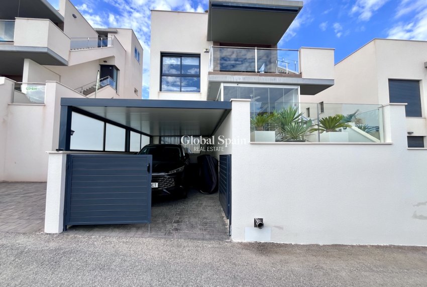 Revente - APPARTEMENT -
SAN MIGUEL DE SALINAS - Inland