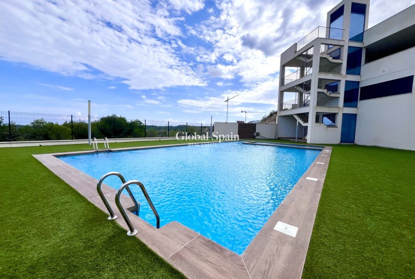 Revente - APPARTEMENT -
SAN MIGUEL DE SALINAS - Inland