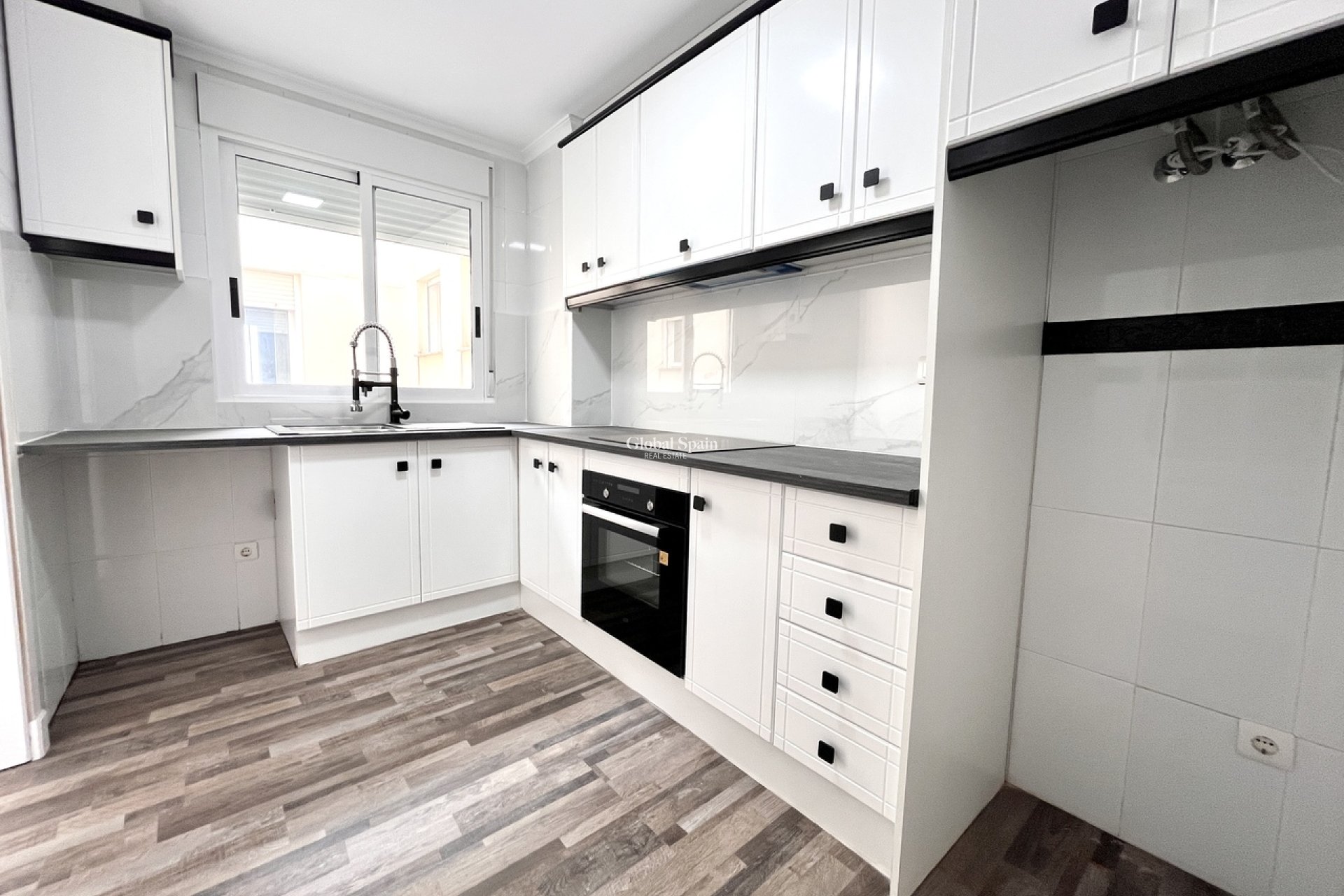 Revente - APPARTEMENT -
SAN MIGUEL DE SALINAS - Inland