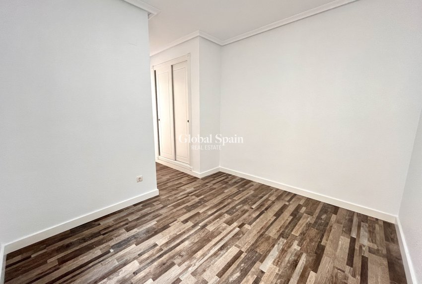 Revente - APPARTEMENT -
SAN MIGUEL DE SALINAS - Inland