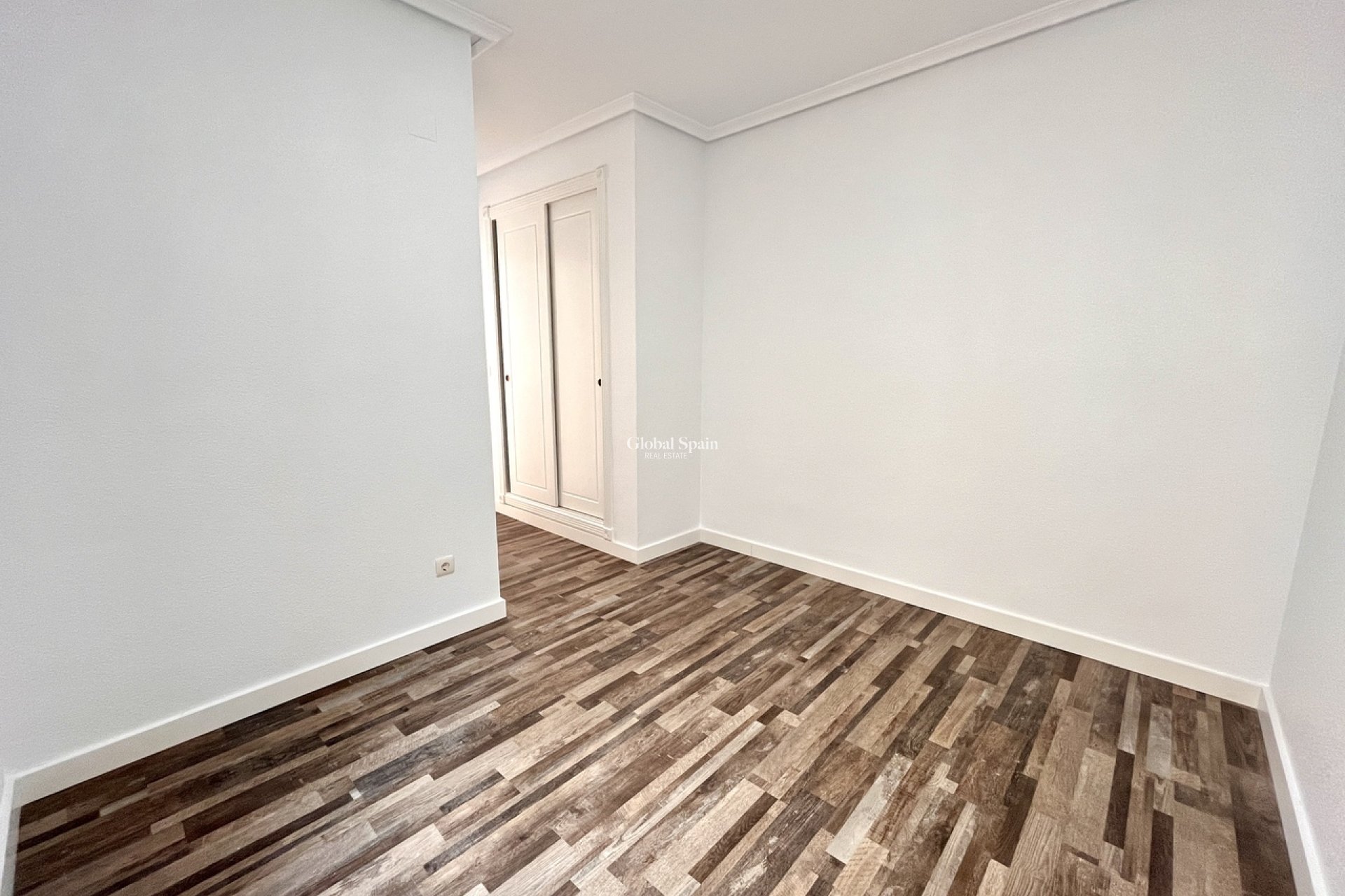 Revente - APPARTEMENT -
SAN MIGUEL DE SALINAS - Inland