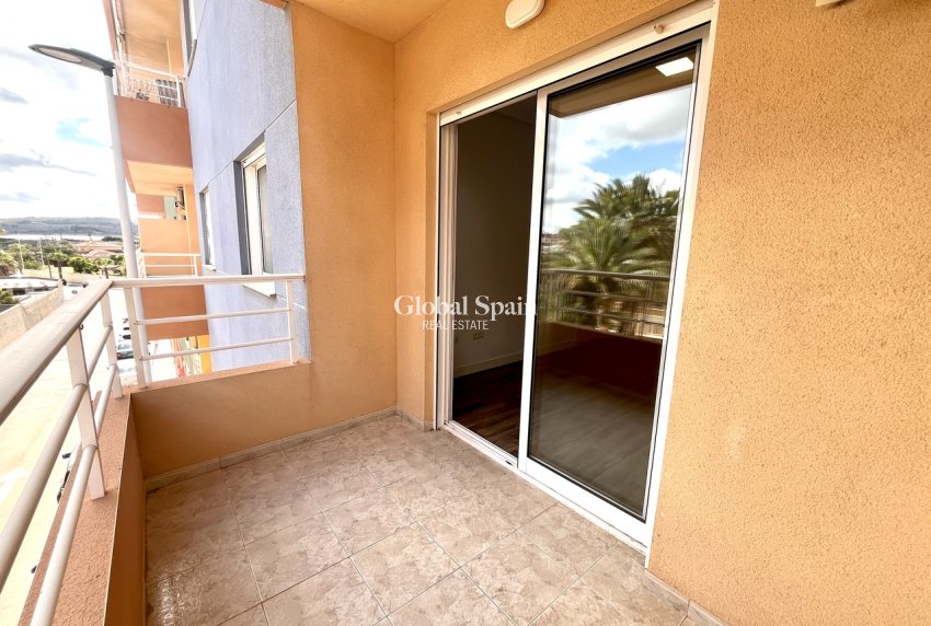 Revente - APPARTEMENT -
SAN MIGUEL DE SALINAS - Inland