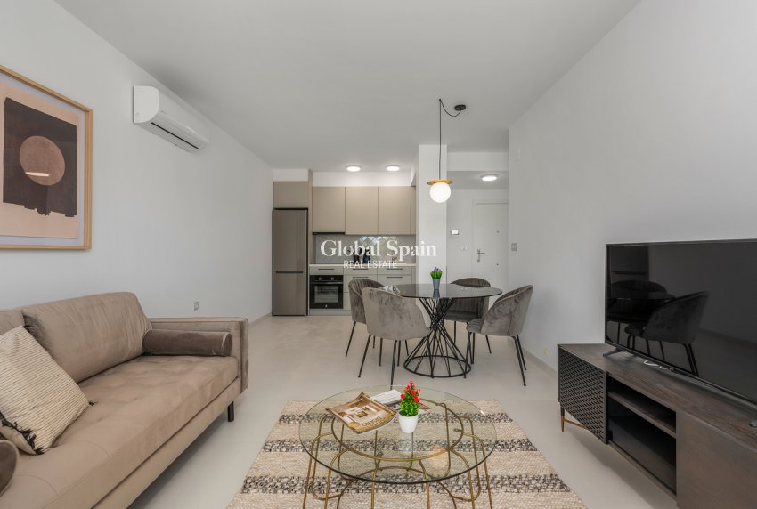 Revente - APPARTEMENT -
SAN MIGUEL DE SALINAS - Inland