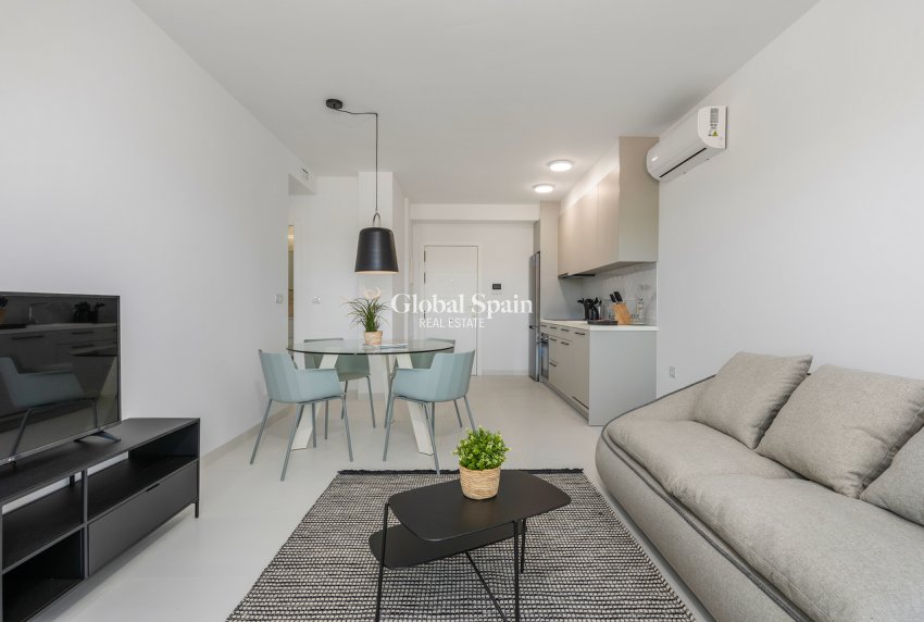 Revente - APPARTEMENT -
SAN MIGUEL DE SALINAS - Inland