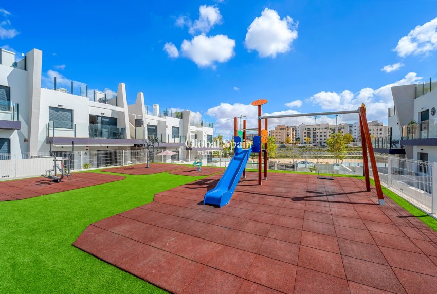 Revente - APPARTEMENT -
SAN MIGUEL DE SALINAS - Inland