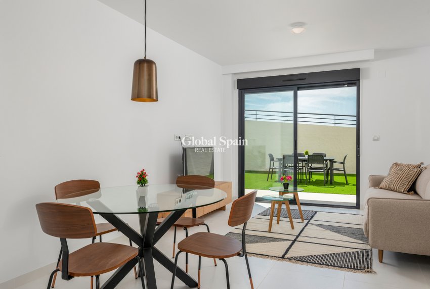 Revente - APPARTEMENT -
SAN MIGUEL DE SALINAS - Inland