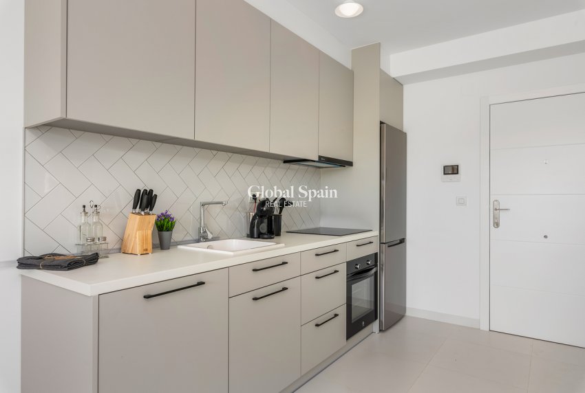 Revente - APPARTEMENT -
SAN MIGUEL DE SALINAS - Inland