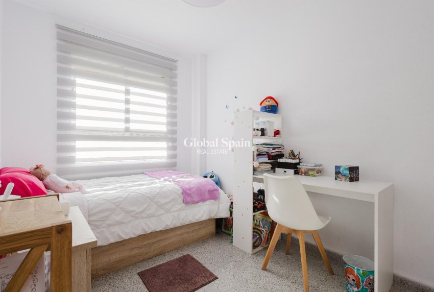 Revente - APPARTEMENT -
SAN MIGUEL DE SALINAS - Inland