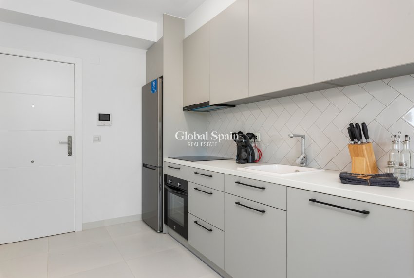 Revente - APPARTEMENT -
SAN MIGUEL DE SALINAS - Inland