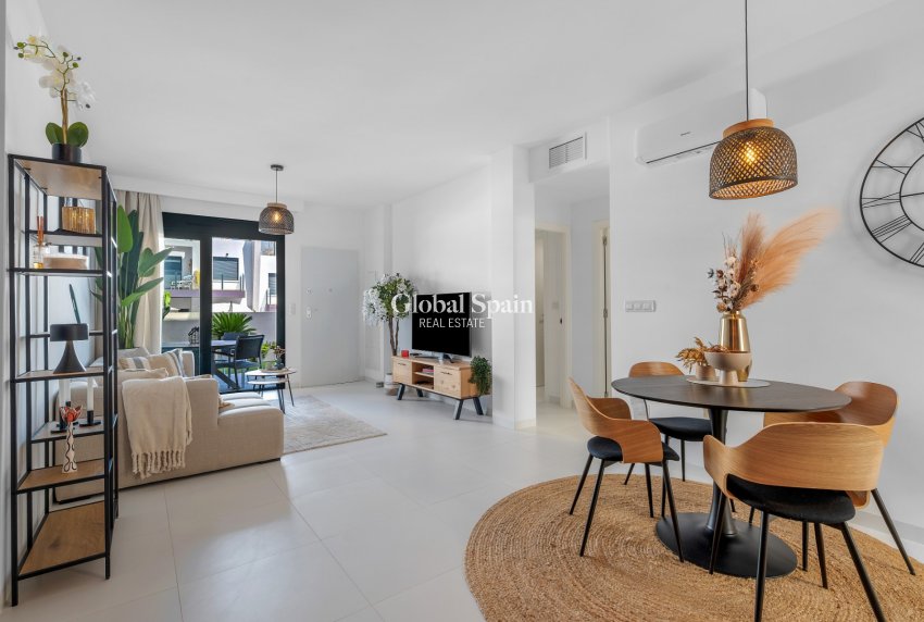 Revente - APPARTEMENT -
SAN MIGUEL DE SALINAS - Inland