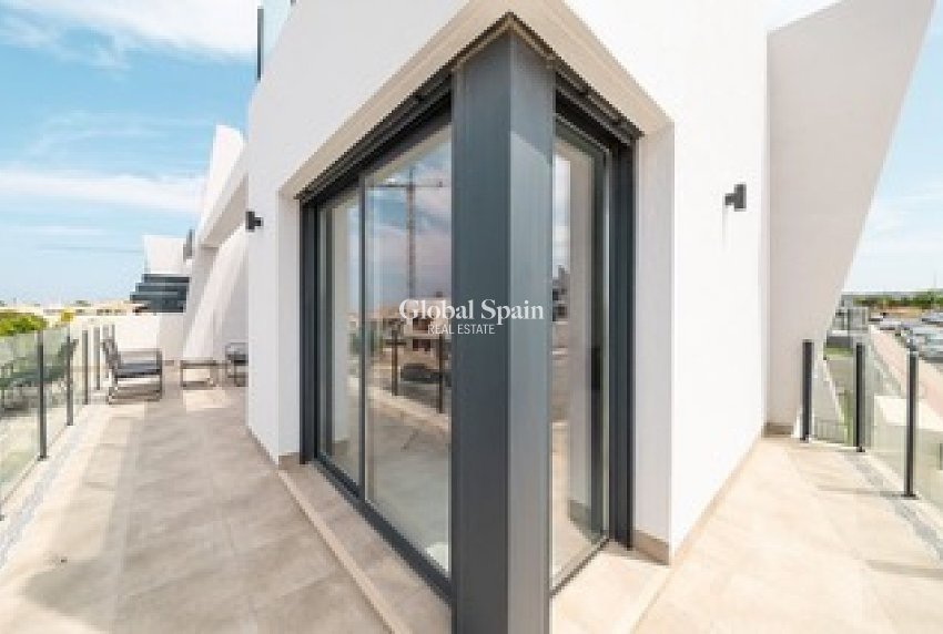 Revente - APPARTEMENT -
SAN MIGUEL DE SALINAS - Inland