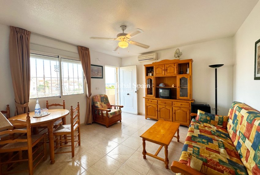 Revente - APPARTEMENT -
SAN MIGUEL DE SALINAS - Inland