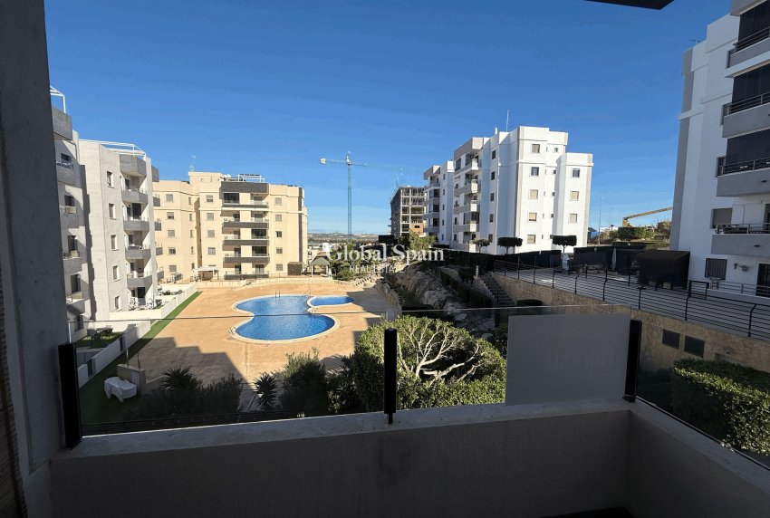 Revente - APPARTEMENT -
SAN MIGUEL DE SALINAS - Inland