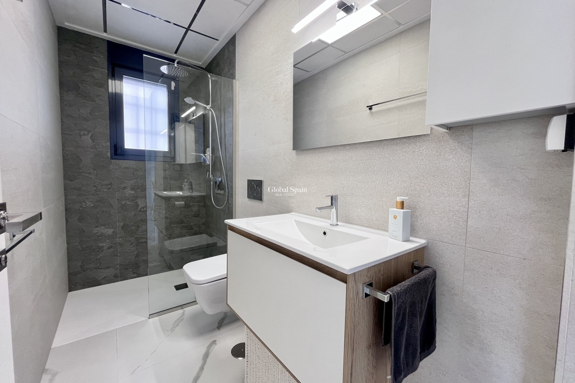 Revente - APPARTEMENT -
SAN MIGUEL DE SALINAS - Inland