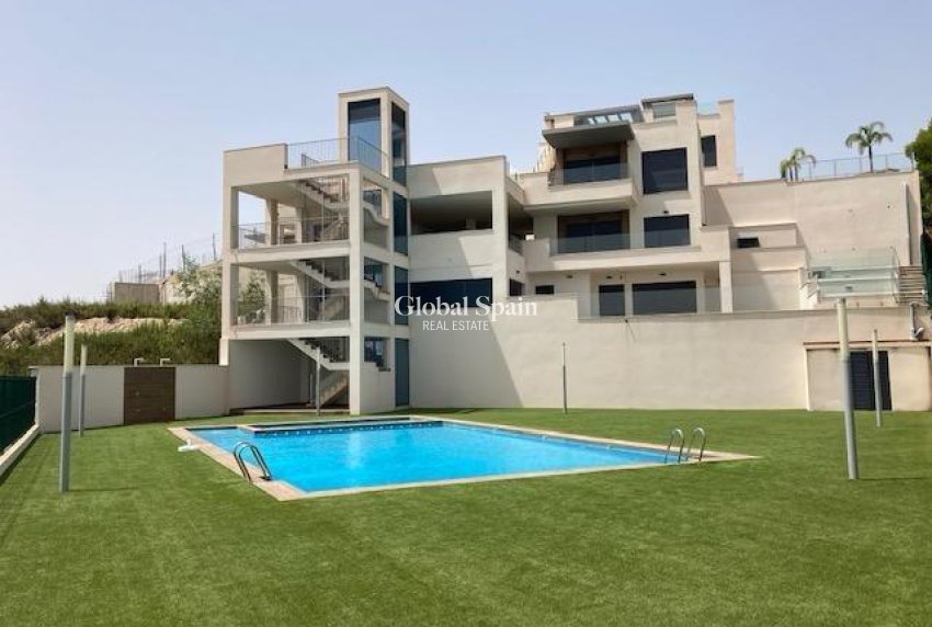 Revente - APPARTEMENT -
SAN MIGUEL DE SALINAS - Las Colinas