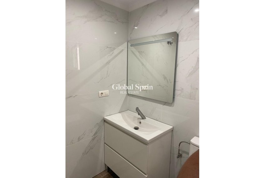 Revente - APPARTEMENT -
SAN MIGUEL DE SALINAS - Pueblo 9