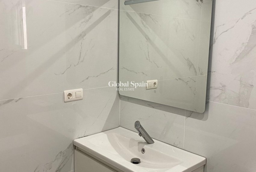 Revente - APPARTEMENT -
SAN MIGUEL DE SALINAS - Pueblo 9