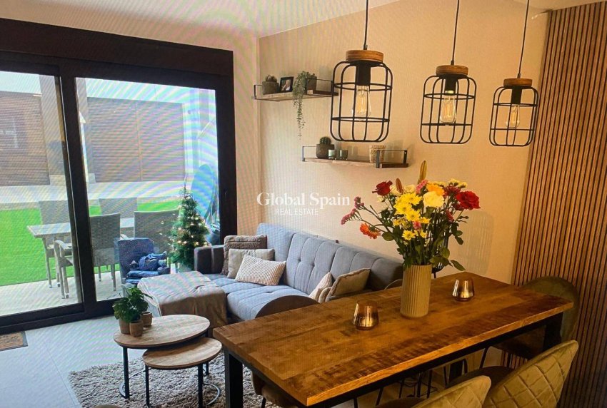 Revente - APPARTEMENT -
SAN PEDRO DEL PINATAR - CENTRO