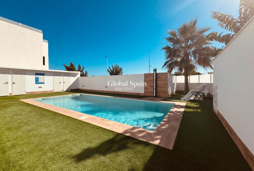 Revente - APPARTEMENT -
SAN PEDRO DEL PINATAR - LO PAGÁN