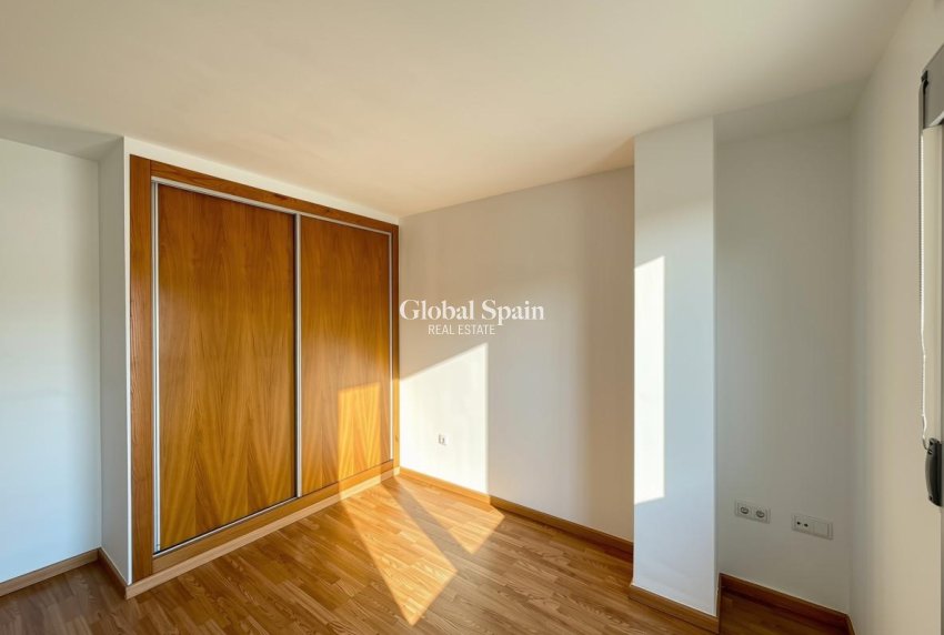 Revente - APPARTEMENT -
SAN PEDRO DEL PINATAR - Villananitos