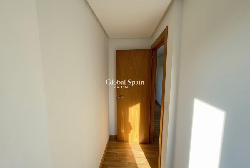 Revente - APPARTEMENT -
SAN PEDRO DEL PINATAR - Villananitos