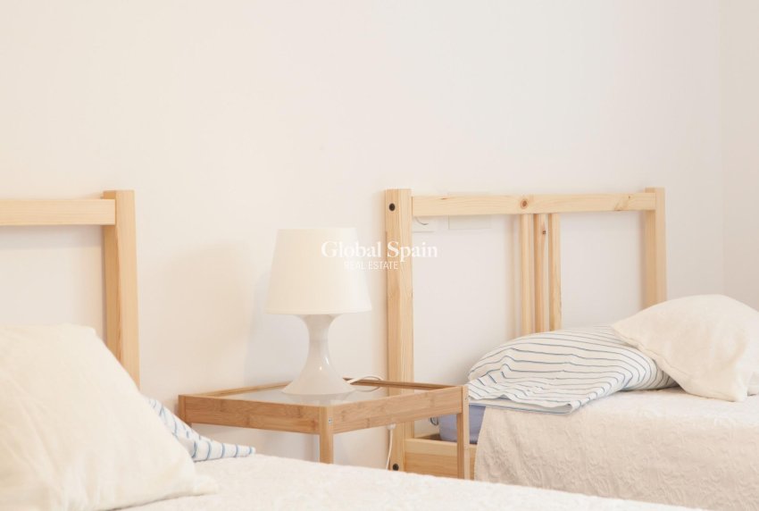 Revente - APPARTEMENT -
SANTA POLA - Centro