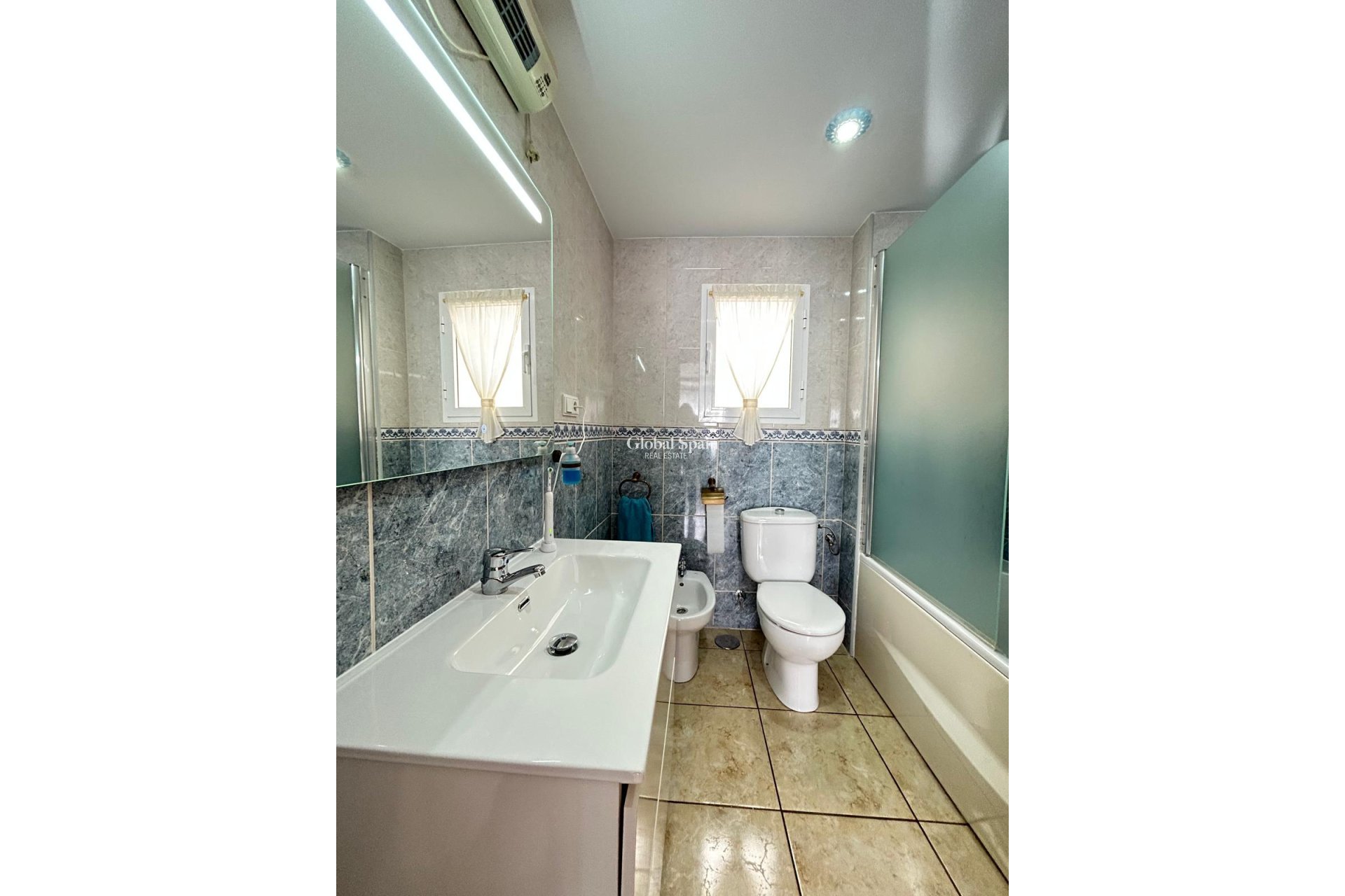 Revente - APPARTEMENT -
SANTA POLA - Costa Blanca