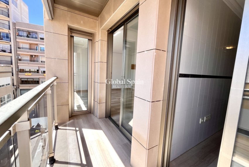 Revente - APPARTEMENT -
SANTA POLA - Costa Blanca