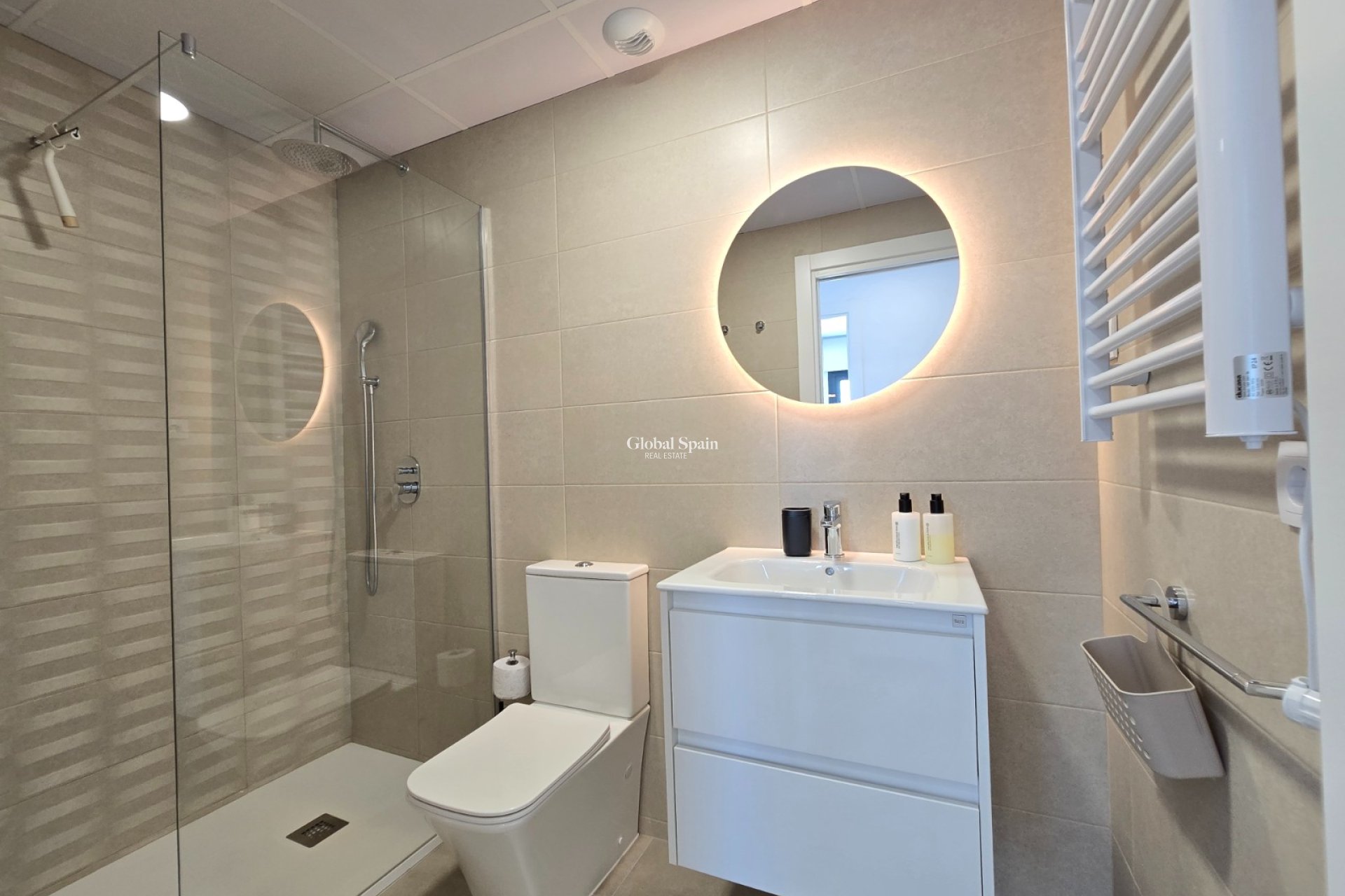 Revente - APPARTEMENT -
SANTA ROSALÍA - Inland