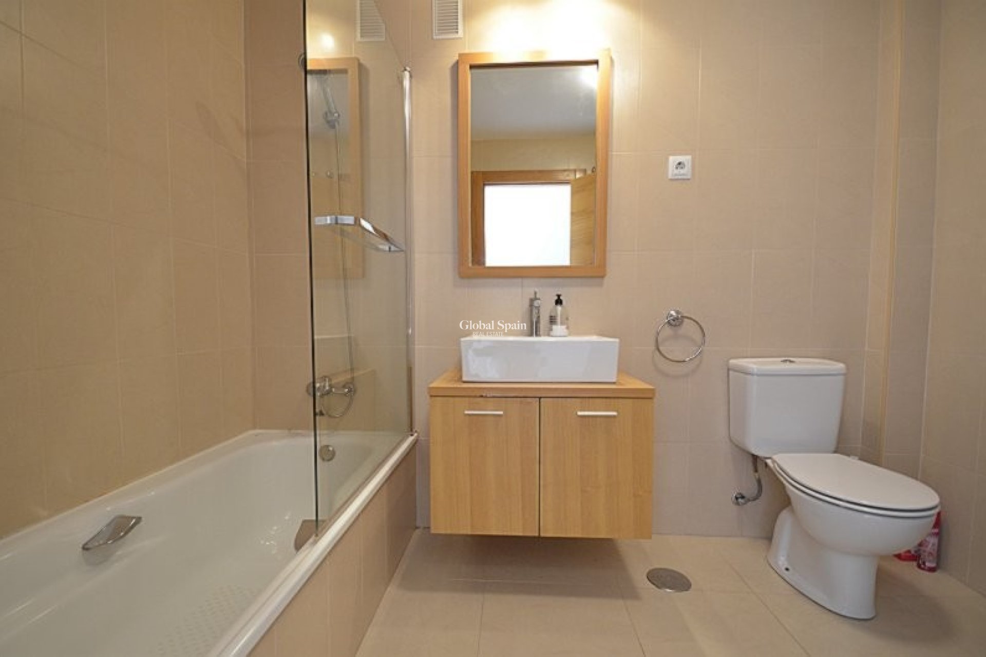 Revente - APPARTEMENT -
SUCINA - Inland