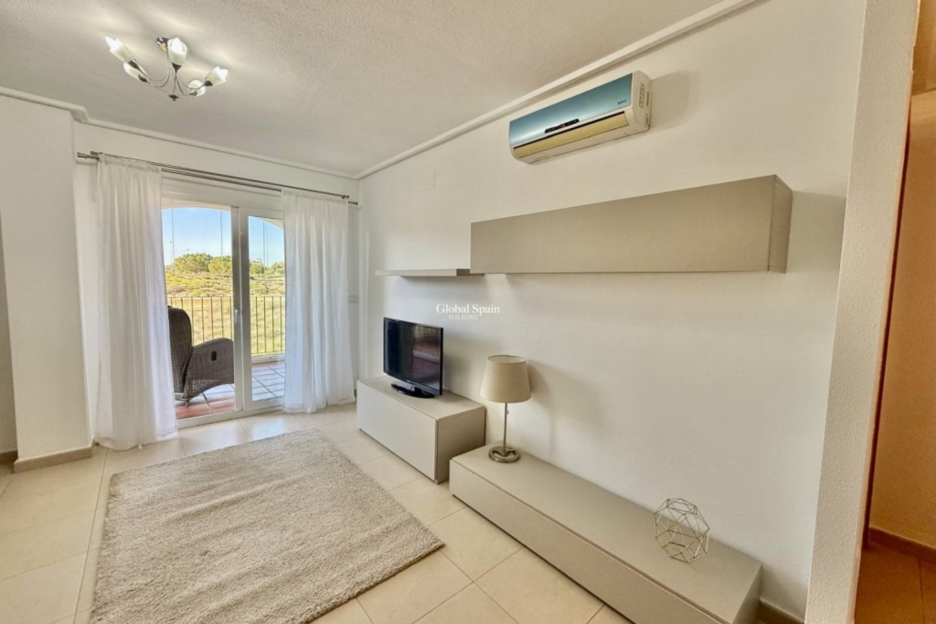 Revente - APPARTEMENT -
SUCINA - Inland